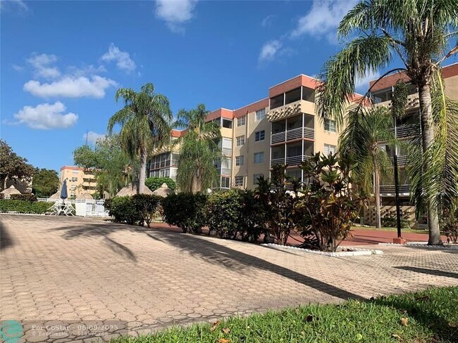 Building Photo - 404 NW 68th Ave