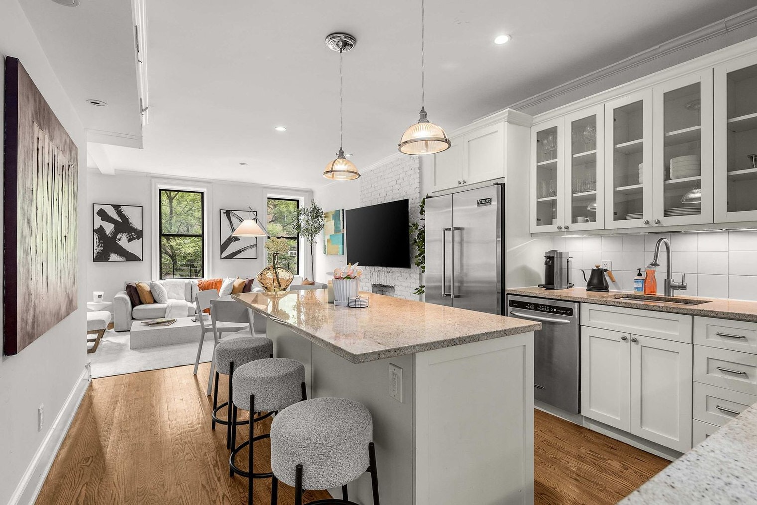 Building Photo - 49 W 16th St