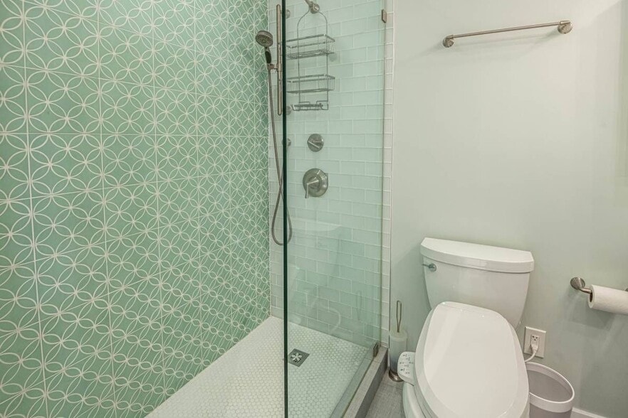 Building Photo - 1530 Key Blvd