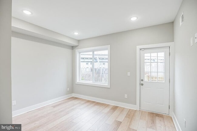 Building Photo - 2216 Emerald St