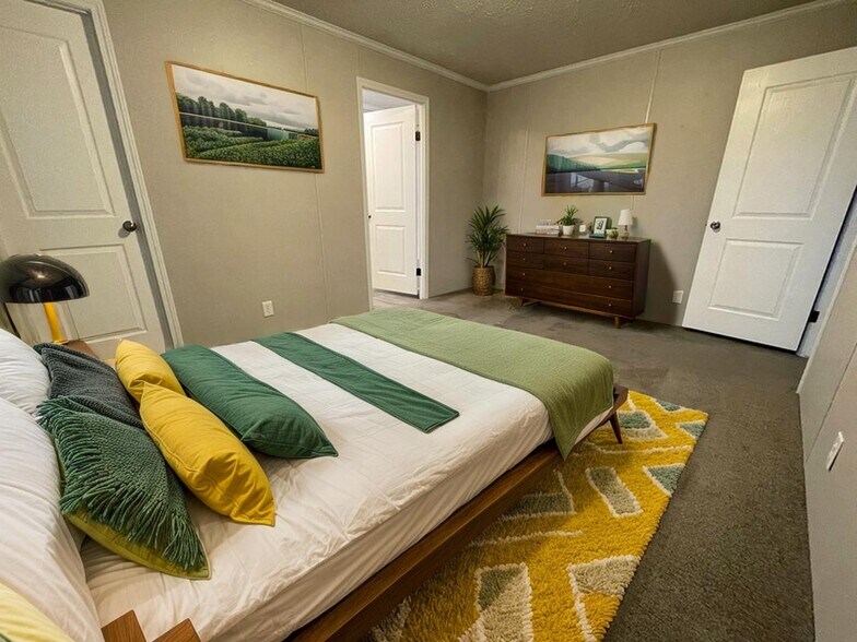 Building Photo - 38053 Orleans St