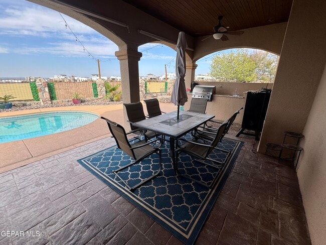 Building Photo - 7381 Black Mesa Dr