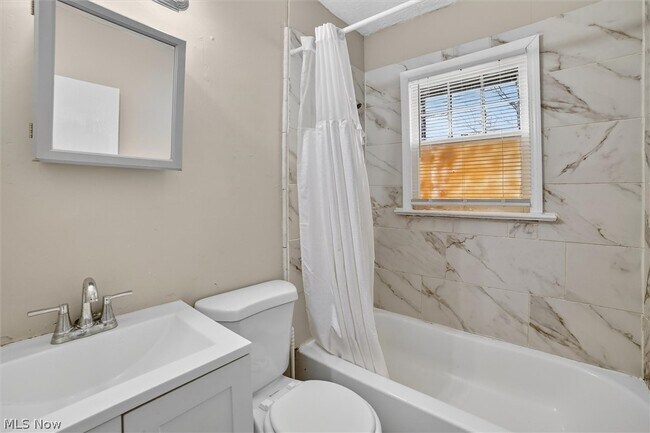 Building Photo - 17208 Lipton Ave