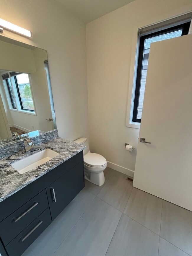 Building Photo - Gorgeous Tetherow 4 Bedroom + Office