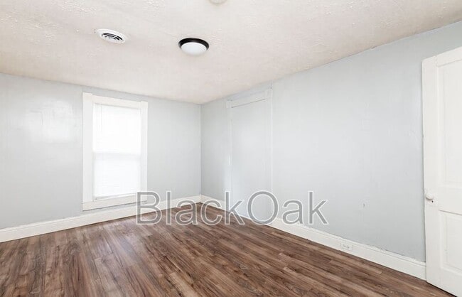 Building Photo - 917 Watt St