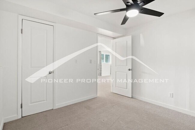 Building Photo - 610 Catalina Dr