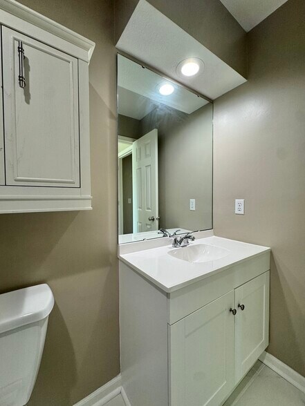 Building Photo - 10300 W 164th St