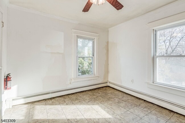 Building Photo - 155 Main St