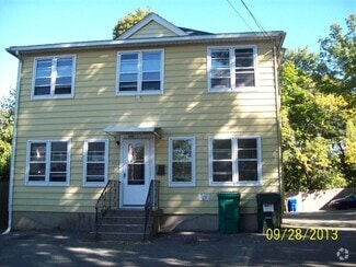 Building Photo - 312 Main St