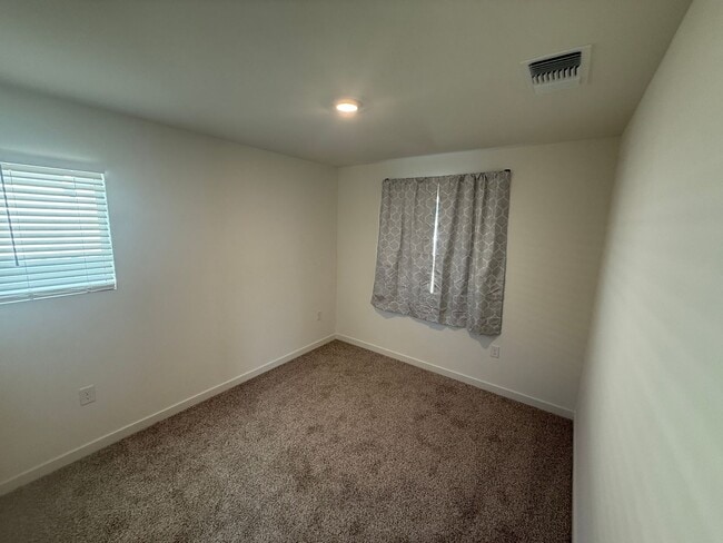 Building Photo - New Home in Gates Community