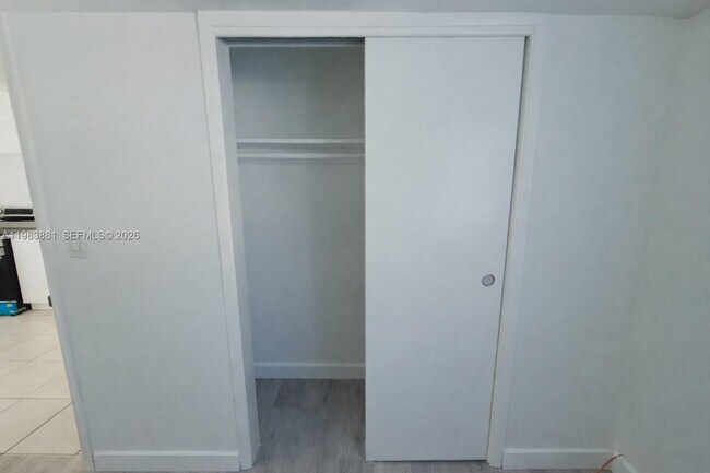 Building Photo - 1999 N Glades Dr