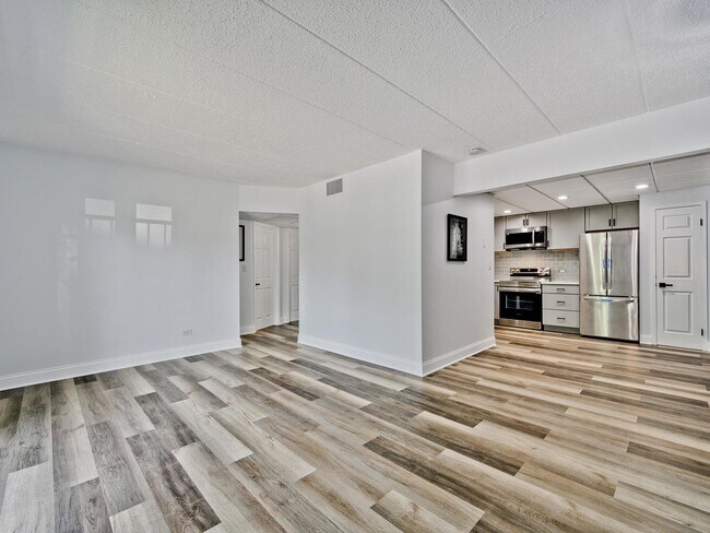 Building Photo - 3849 N Parkway Dr