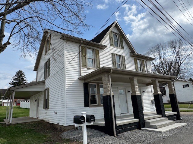 Building Photo - 2020 Atlantis Dr