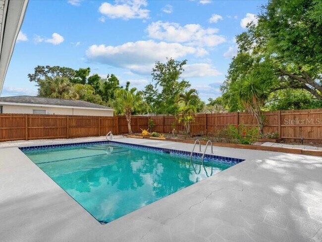 Building Photo - 2226 Fairfield Ave