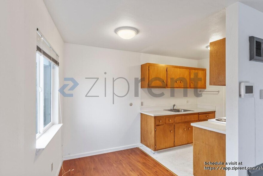 Building Photo - 321 Athol Ave