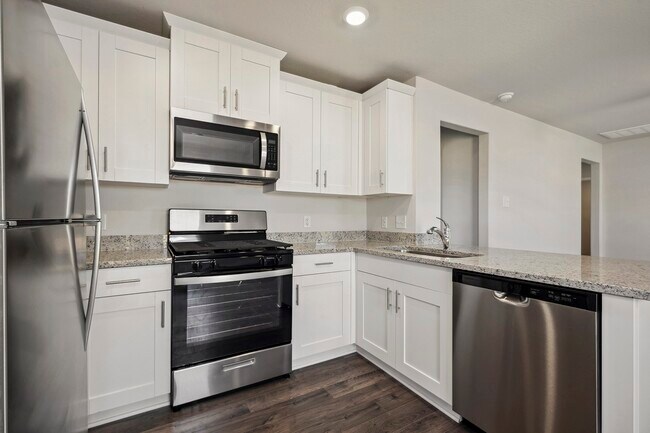 Building Photo - 15866 Berry Hl Dr