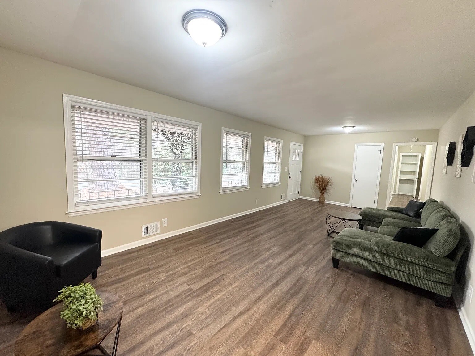 Building Photo - Room in House on Union Rd SW