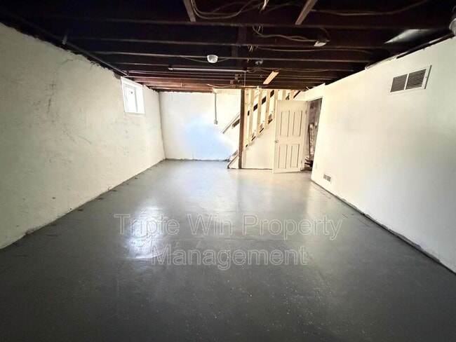 Building Photo - 123 W Thornton Ave