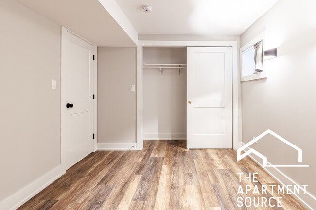 Building Photo - 2509 W Diversey Ave