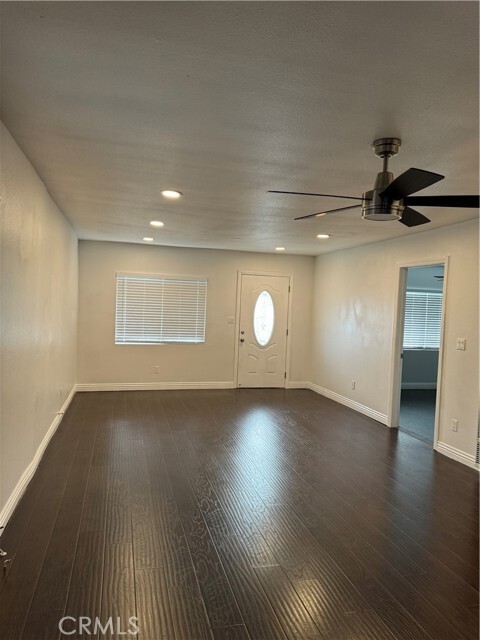 Building Photo - 847 W Gage Ave