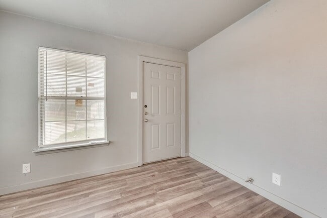 Building Photo - 4414 Cinda Ree Ln
