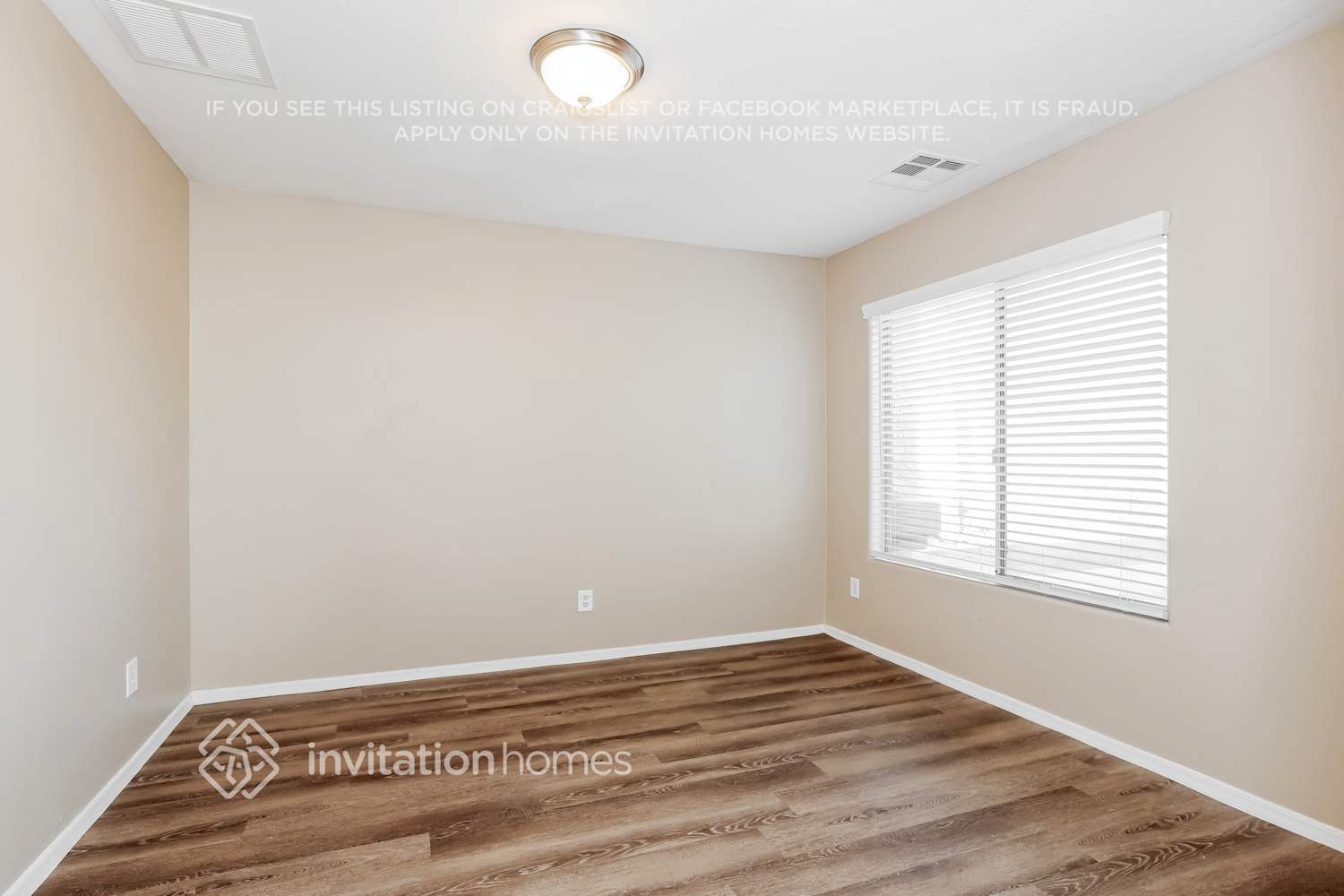 Building Photo - 2546 S 114th Ln