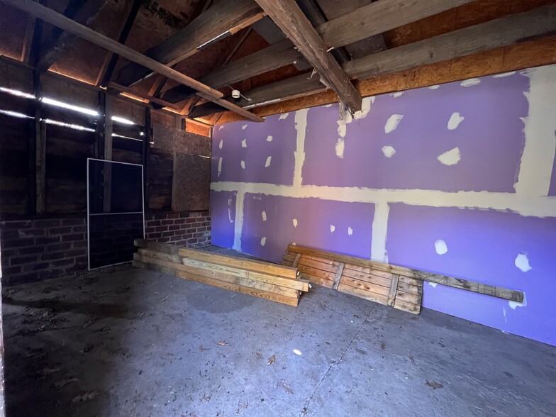 Building Photo - 947 Woodmere Ave