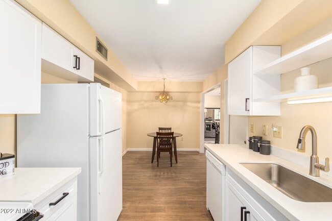 Building Photo - 13227 N 99th Dr