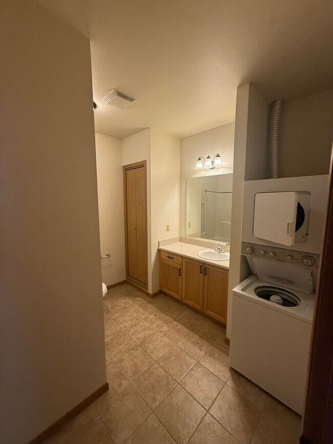 Building Photo - 901 Kearney St