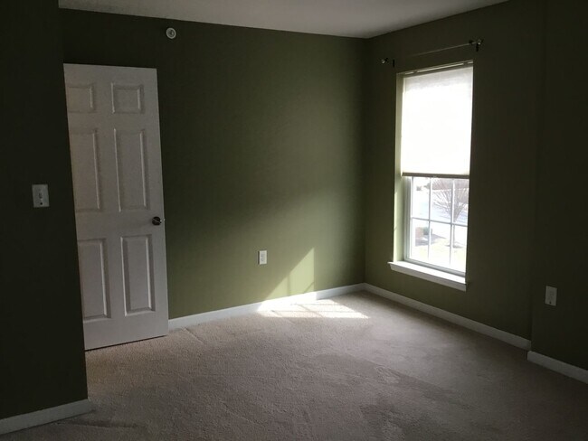 Building Photo - 3030 Meridian Cmns