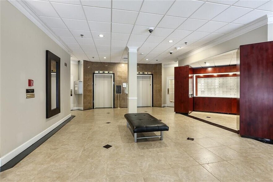 Lobby3 - 1501 Clairmont Rd