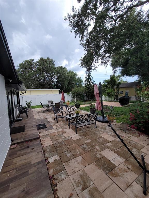 Building Photo - 8320 Woodlake Pl