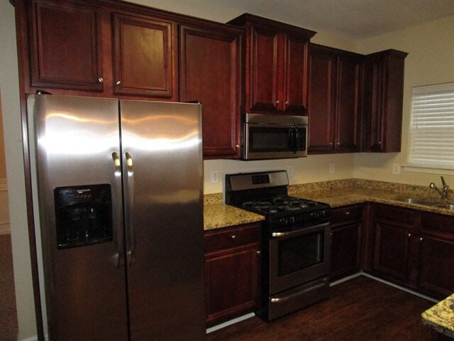 Building Photo - 7250 Cavender Dr SW