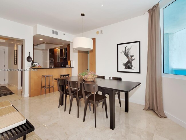 Building Photo - 2711 S Ocean Dr