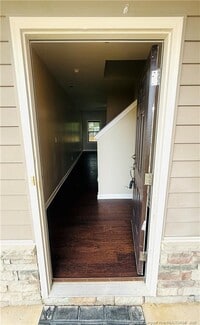 Building Photo - 5325 Nessee St