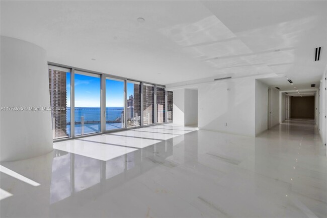 Building Photo - 300 Biscayne Blvd Way