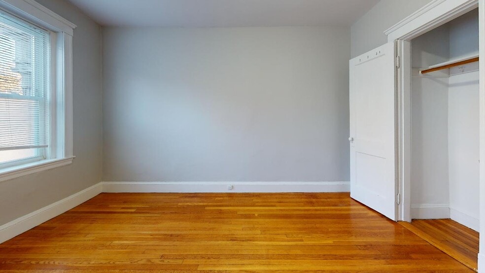 Building Photo - 1 Gray St