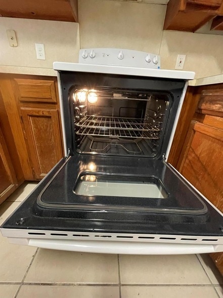 Building Photo - 1174 The 12th Fairway