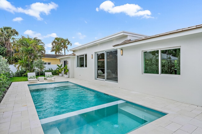 Building Photo - 310 Edmor Rd