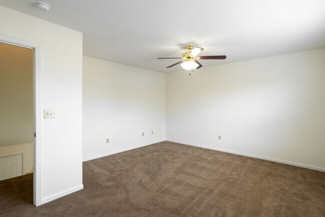 Building Photo - 2412-2414 Calder Ct.