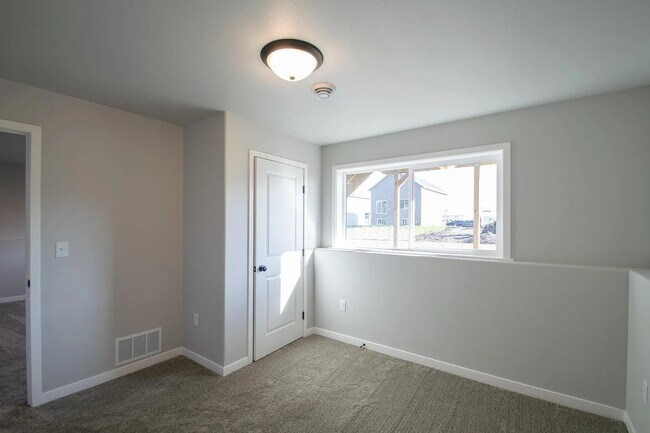 Building Photo - 6232 86th Ave S