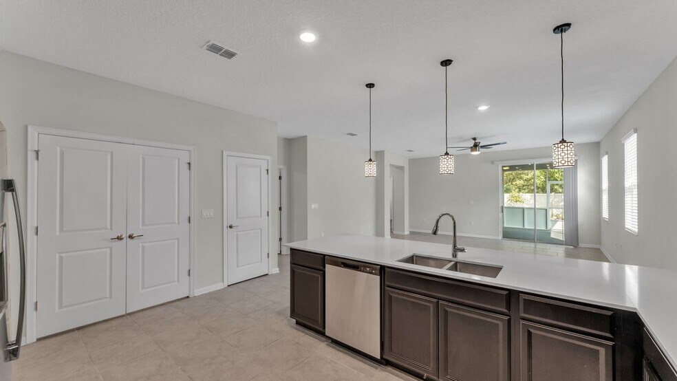 Building Photo - 244 Pershing St