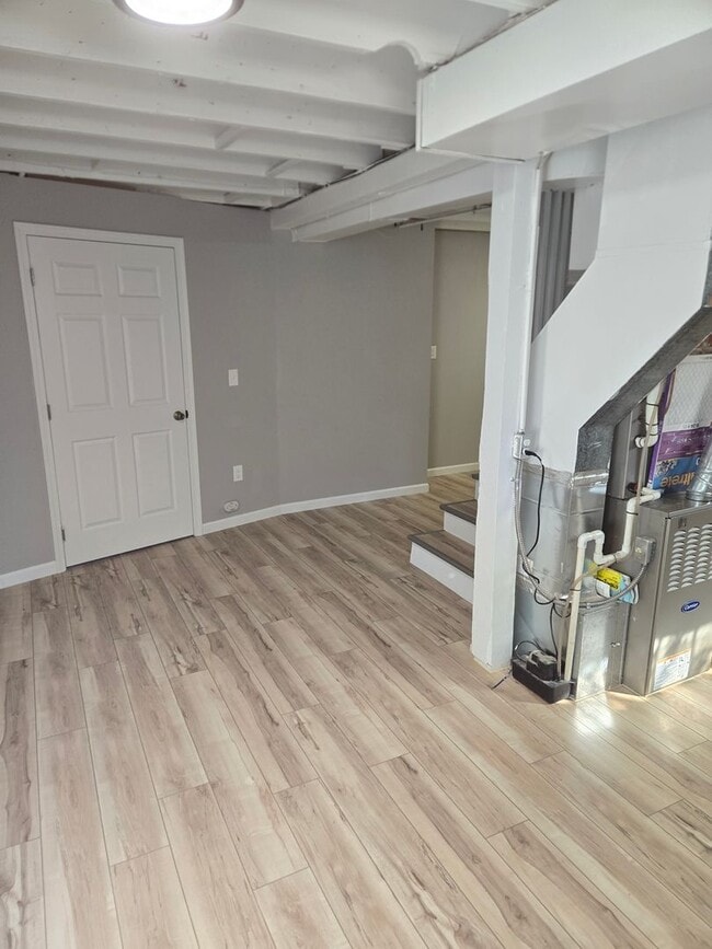 Building Photo - House with Master Suite