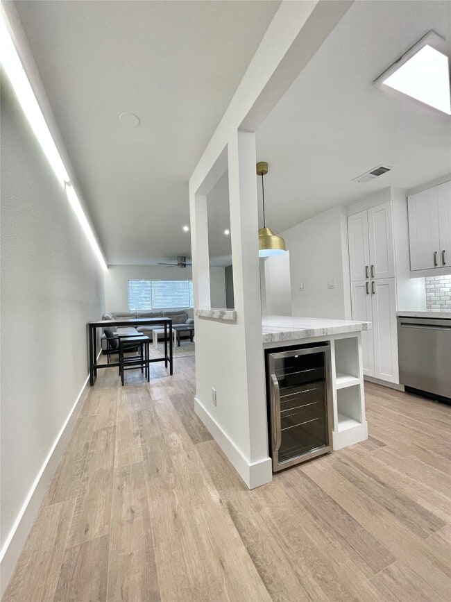 Building Photo - 614 Kipling St