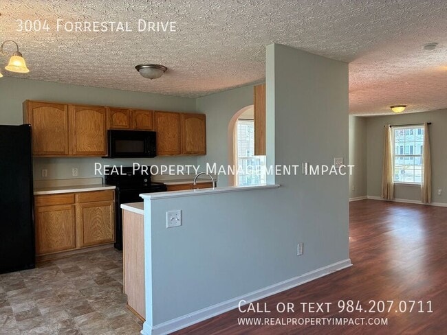 Building Photo - 3004 Forrestal Dr