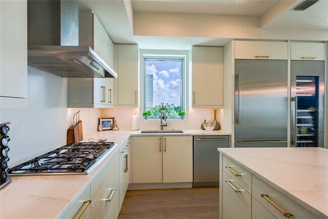 Building Photo - 2910 W Barcelona St