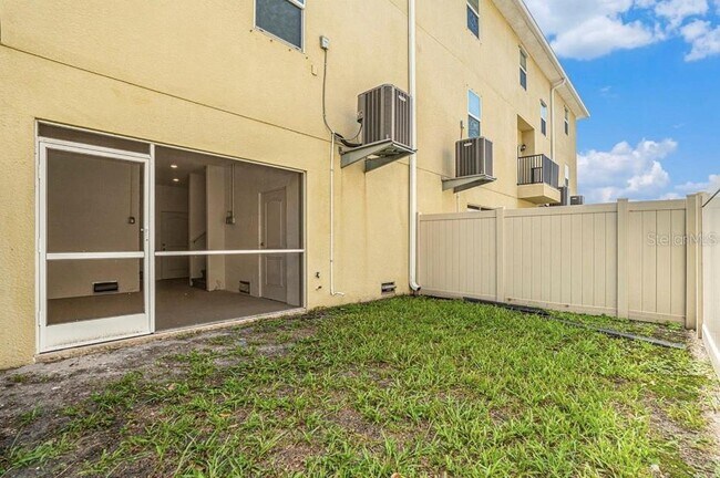 Building Photo - 5521 Yellowfin Ct