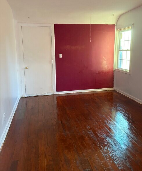 Building Photo - 180 Wessels Ave