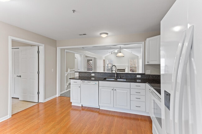 Building Photo - 28471 Carlton Way Dr