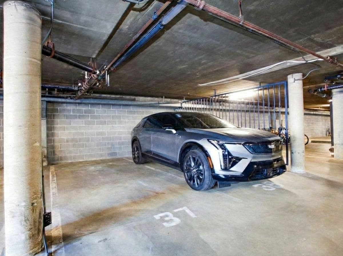 Building Photo - 900 Euclid St